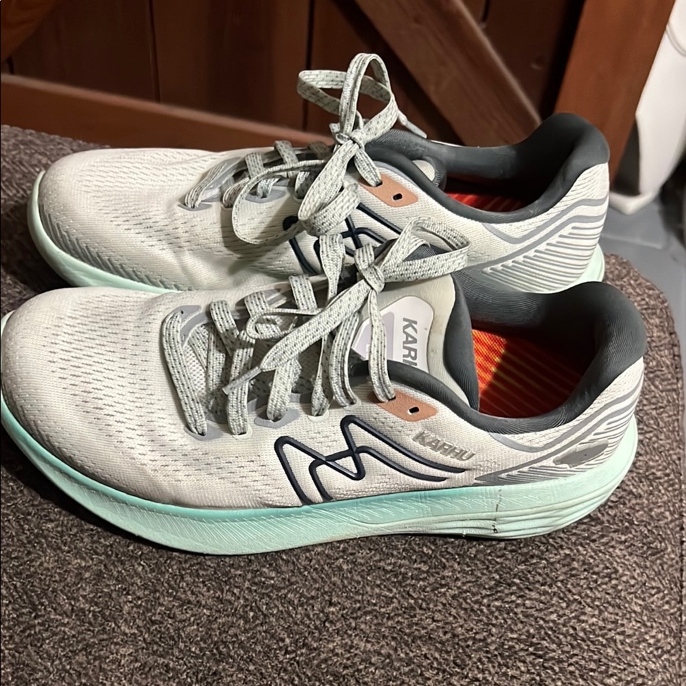 KARHU Women's Gray and Mint Running Shoes